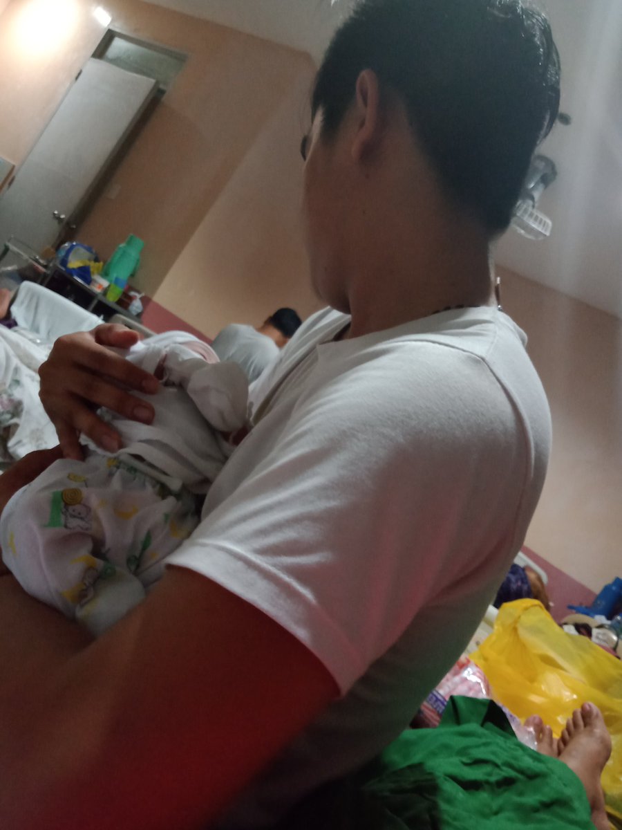 AzhalhiaV's tweet photo. My first day in this world, when my dad saw me and the first time he held me💖
ILoveyou @MarkAngeloVent2 https://t.co/xIQQcszZP4
