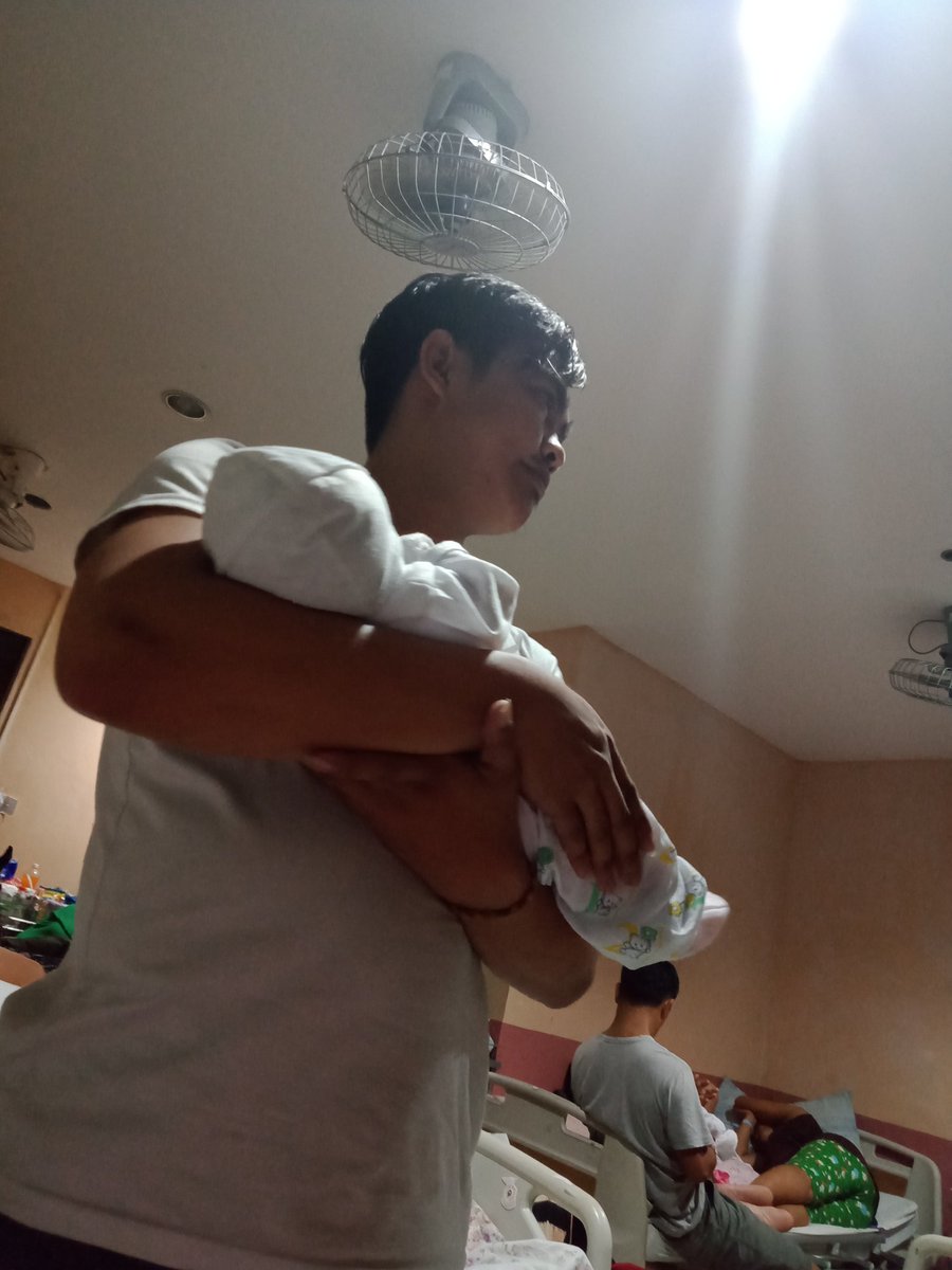 AzhalhiaV's tweet photo. My first day in this world, when my dad saw me and the first time he held me💖
ILoveyou @MarkAngeloVent2 https://t.co/xIQQcszZP4