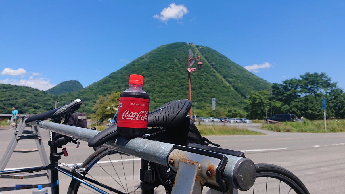 kwark0's tweet photo. 誘惑に負けて、山頂のコーラ。 https://t.co/w7YqGs1zpR