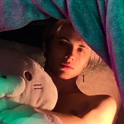 𝔷𝔢𝔫𝔬𝔫 𝔱𝔬𝔡𝔡. tweet media