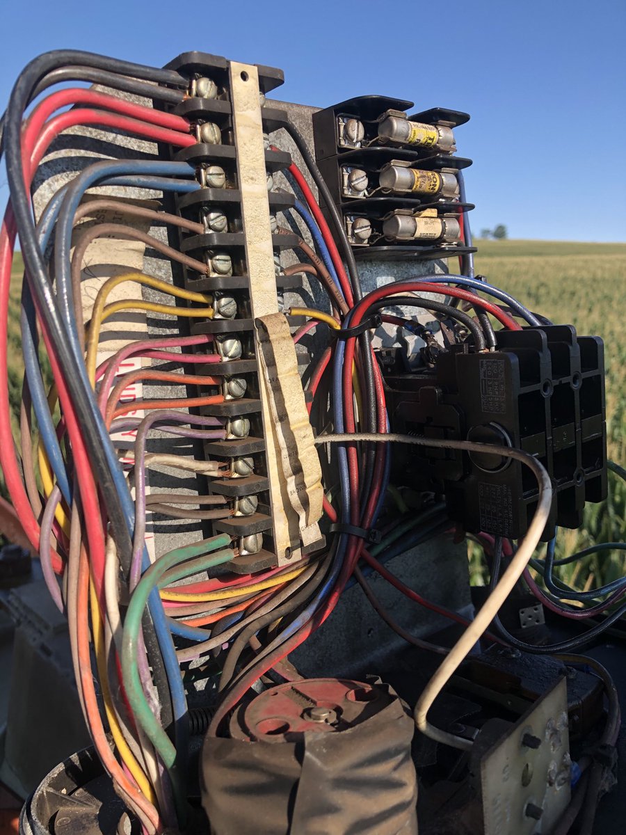 SprunkTod's tweet image. Got to love electric problems at 6 pm