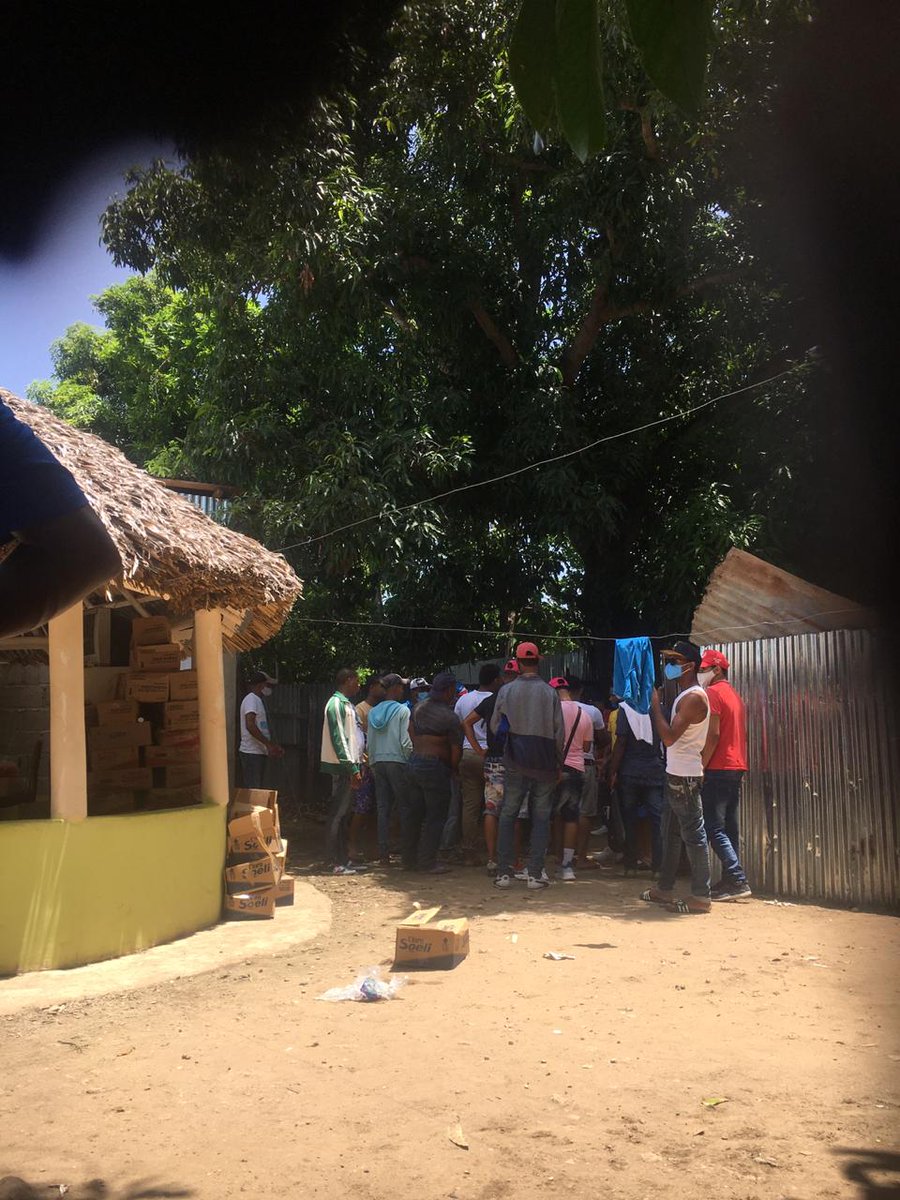 Una gallera clandestina el sector Sur de Dajabon, tiene preocupado a la gente de ese barrio, por la cantidad de personas que se aglomeran en este tiempo de pandemia.