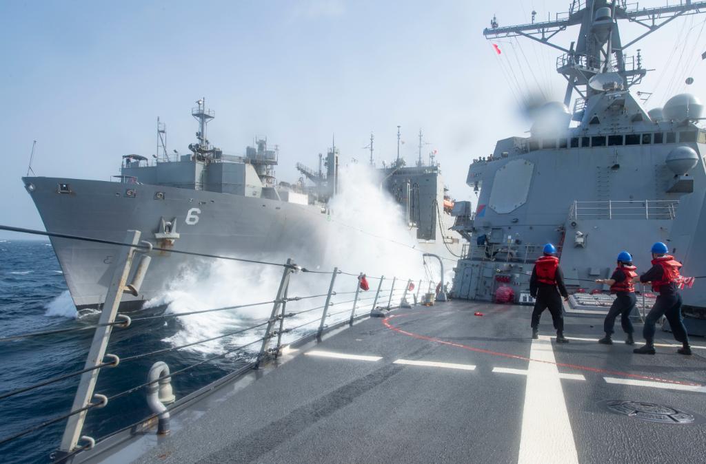 #USNavy photos of the day: @USCG train aboard #USSThomasHudner, #FltOps aboard #USSNimitz, a Sailor stands watch aboard #USSPaulHamilton and #USSSterett and #USNSAmeliaEarhart #UNREP in #US5thFlt. ⬇️ info & download ⬇️: navy.mil/Resources/Phot…