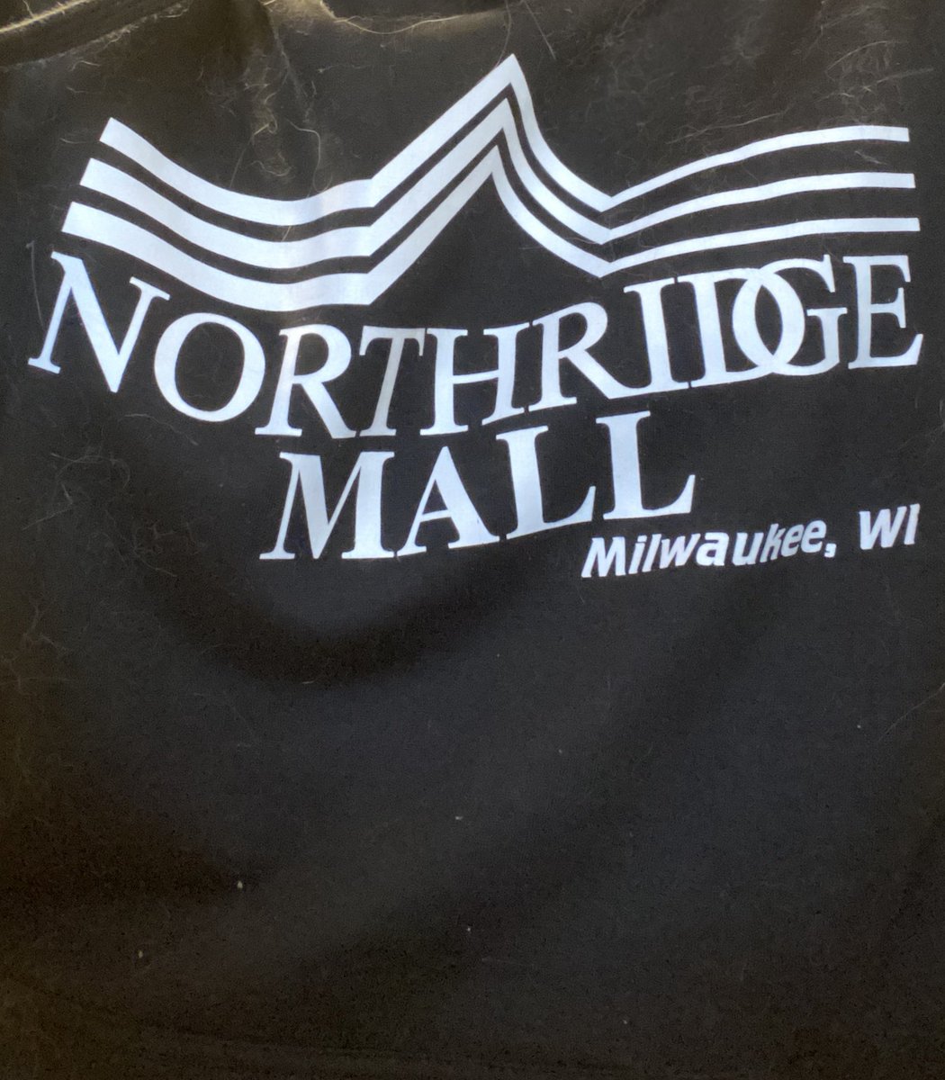 Waves414's tweet image. 4-Side. You wouldn’t understand. Just vibe with.

creamcityphresh on insta for the drip. 

#milwaukee
#4side
#wavy