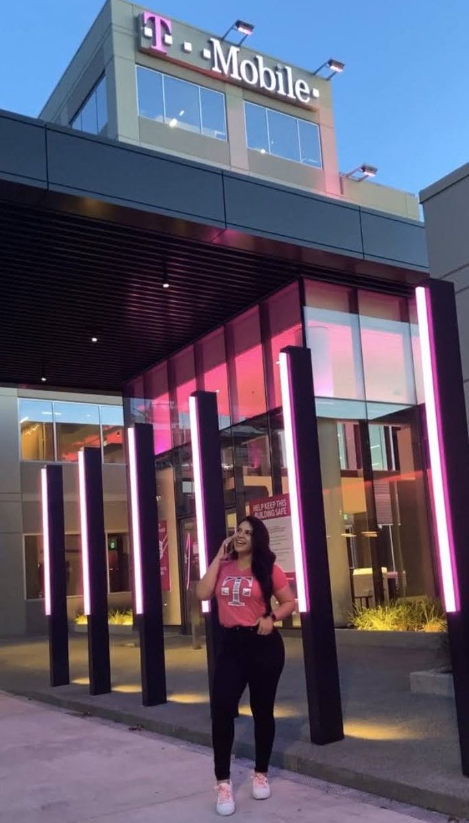 That moment when you receive your official job offer 🤩😄 @tmobilecareers #bestplacetowork #TOPSAlumni