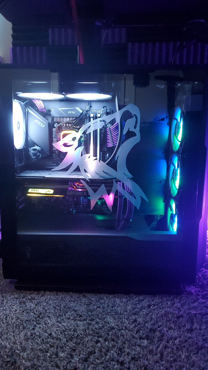 wolf_winn's tweet photo. Yo what is going on guys big BIG thank you to @EvolvePCs they did an amazing job on my new rig and it looks amazing. Go give them a follow and if u want to check out there website https://t.co/X7q2BPyn0K
#Evolvepc #GamingPC https://t.co/ERW7R0EuUK