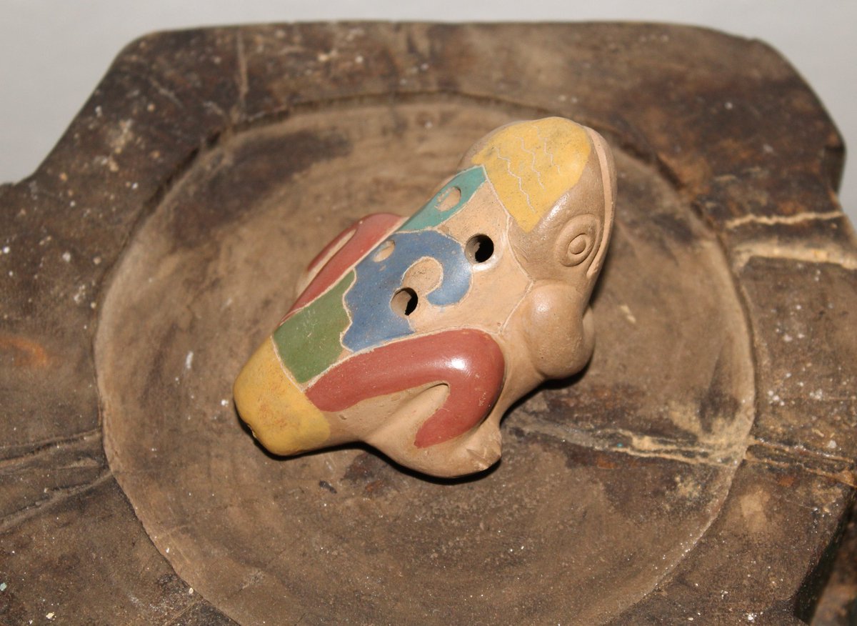4Bacab's tweet photo. Ocarina en forma de #rana.
#instrumentomusical #instrumentodeviento #música https://t.co/wVrnELV0v2