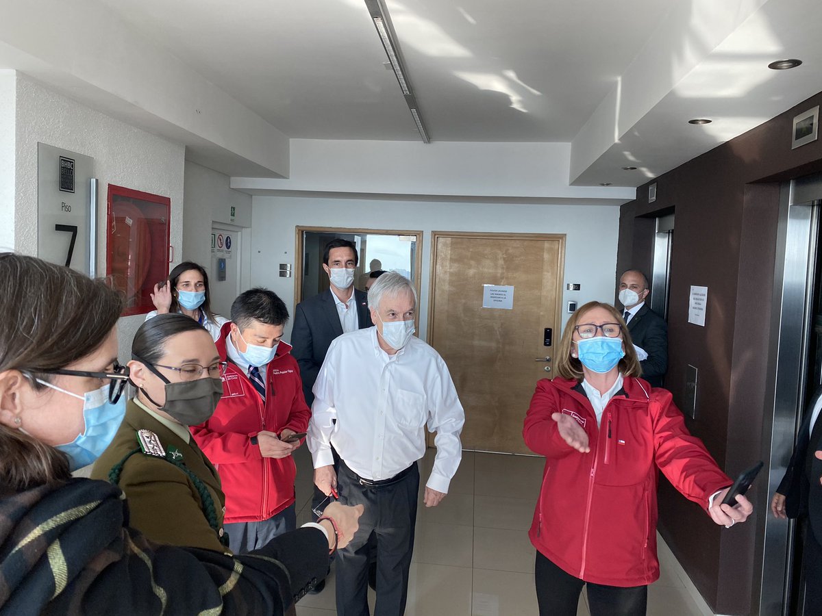 ppogaz's tweet photo. ¡Buenas Noticias! 🙌⚡️✅Acompañando a nuestro Presidente @sebastianpinera y ministro @JCJobet en anuncio de descuento en tarifa eléctrica para calefacción que beneficiará en #OHiggins a las comunas de #Rancagua y #Machalí #RecambiaTuCalor @fjlopezd https://t.co/rynSlCZSRS