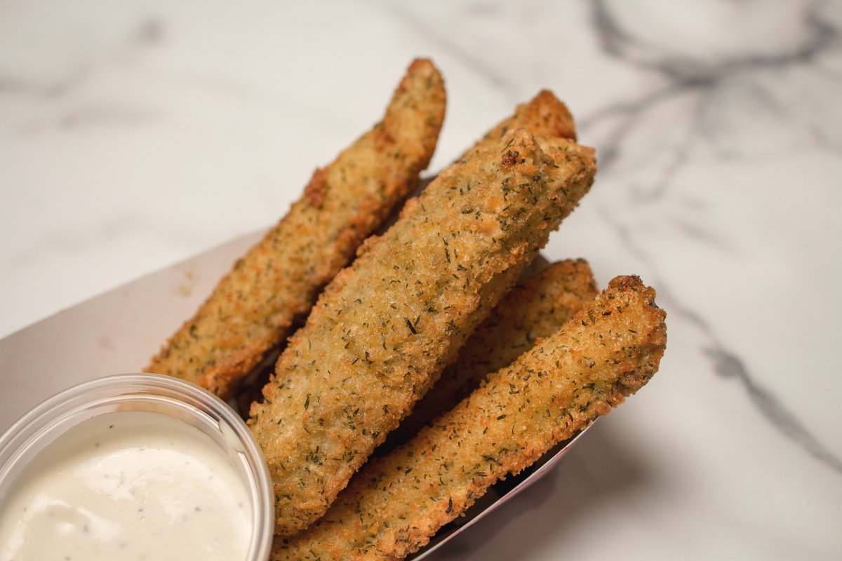 PopUpPizzaLV's tweet photo. If you haven't tried Fried Pickles &amp; Ranch, what are you waiting for? 🍕
#PopUpPizza #PlazaLV #Vegas #DTLV #Pizza https://t.co/p70petbYpJ