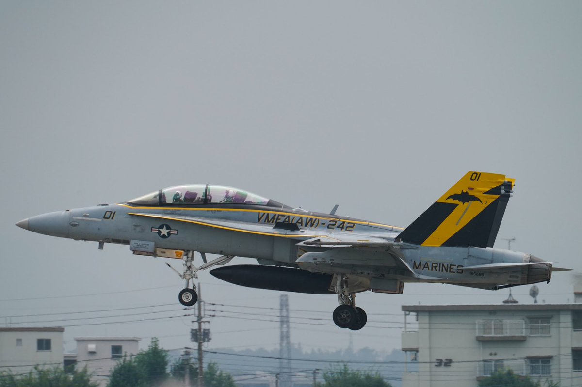 Overslept321's tweet photo. Good morning☀️
昨日より暑いのかぁ😵どこか涼みに行こうかな🍦
#VMFA242 #BATS #DT01
#F18D #RJTY 2020.08.08 https://t.co/2m0OgXnqw6