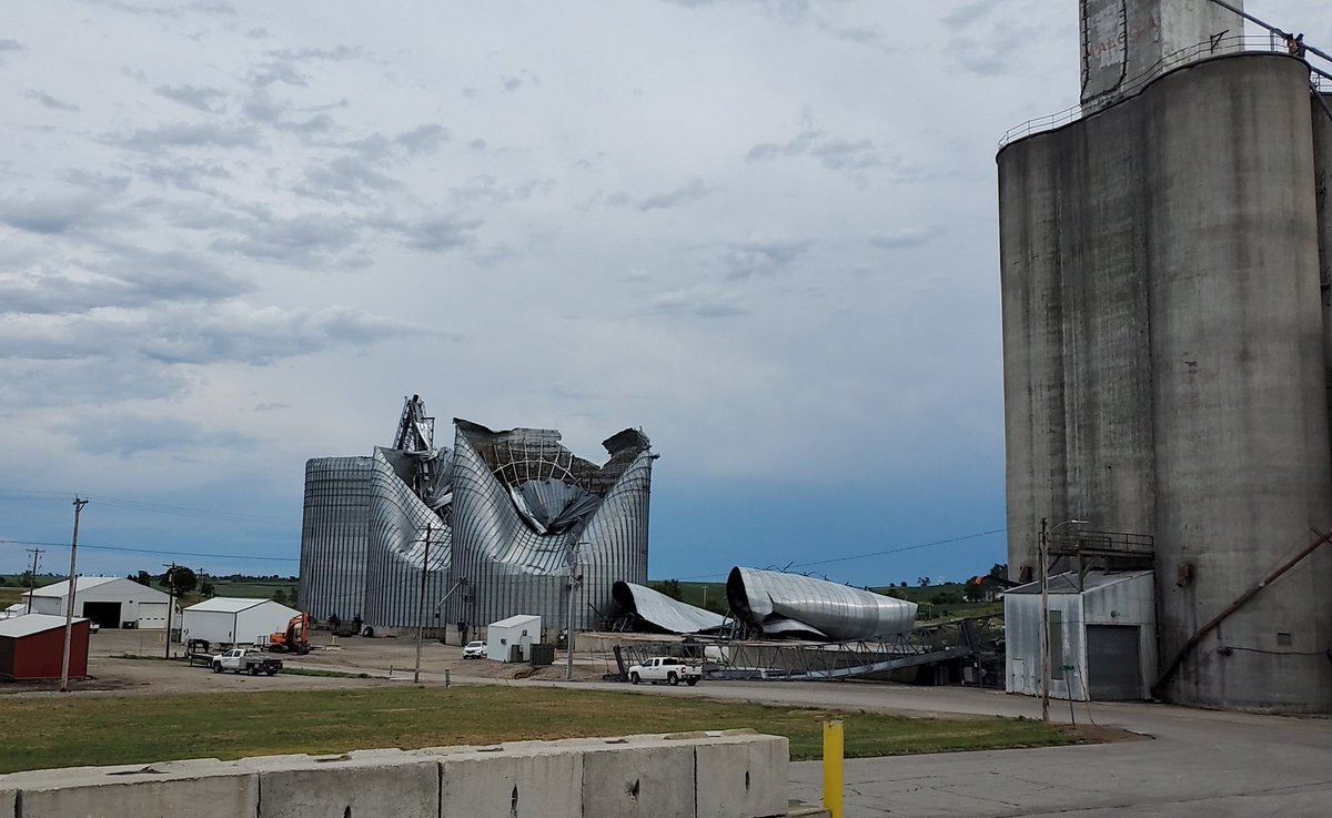 KirkBerry1's tweet photo. 1.5 million + bu of storage gone in Malcom, IA. #oatt #iowaweather https://t.co/k12QhpEWxf