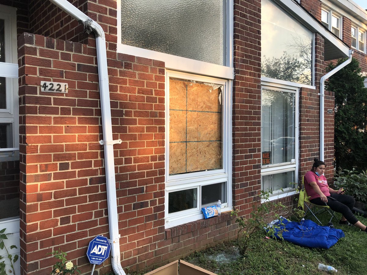 mbaschWTOP's tweet image. One street over, on Nadine Dr., numerous homes had windows that shattered during the blast @WTOP #BaltimoreExplosion