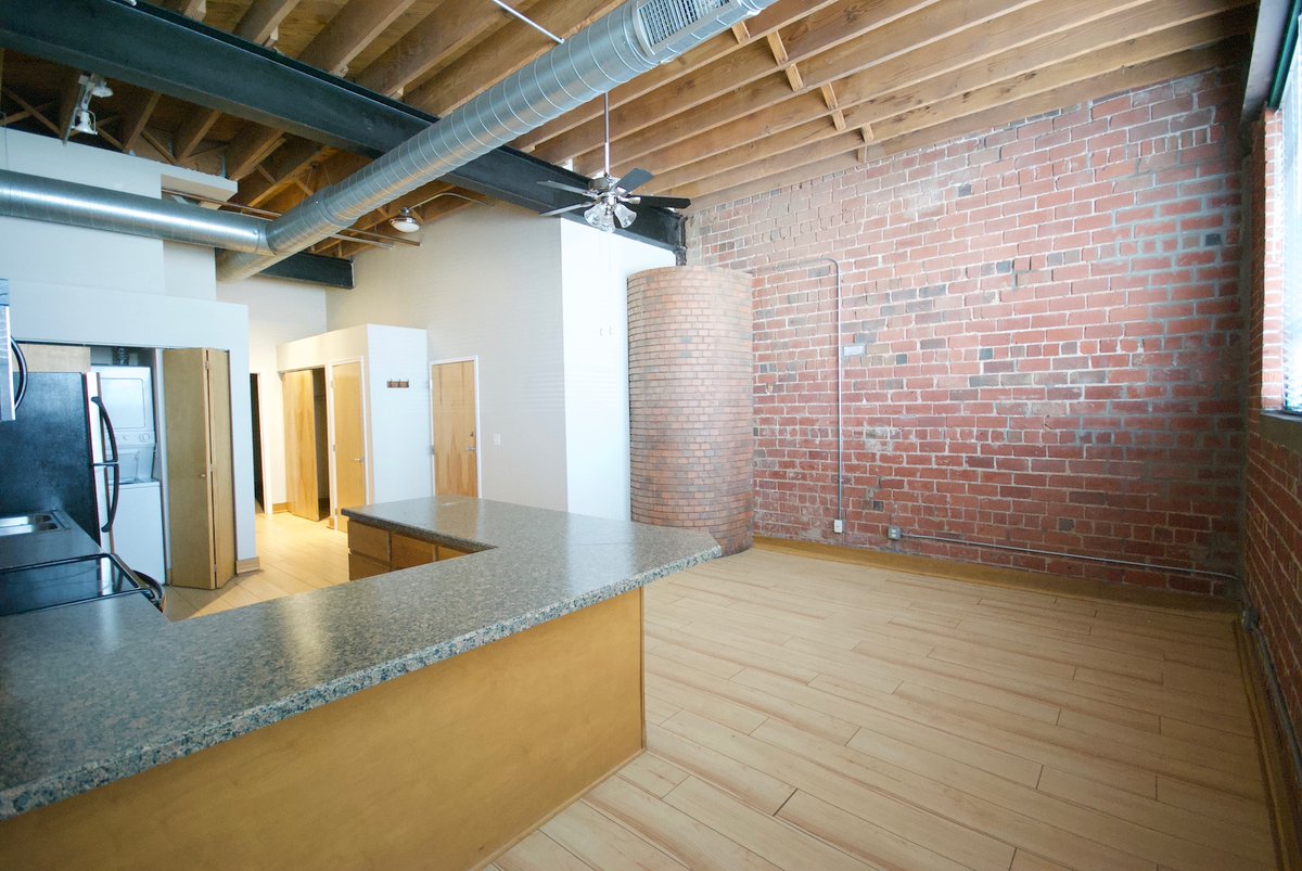 rbmcommunities's tweet photo. Terrace Lofts are unique and the right fit for you! Email leasing.downtown@rbm-partners.com now for more information! 
#MadeReadyMonday #Downtown https://t.co/mOLkzf4xTI