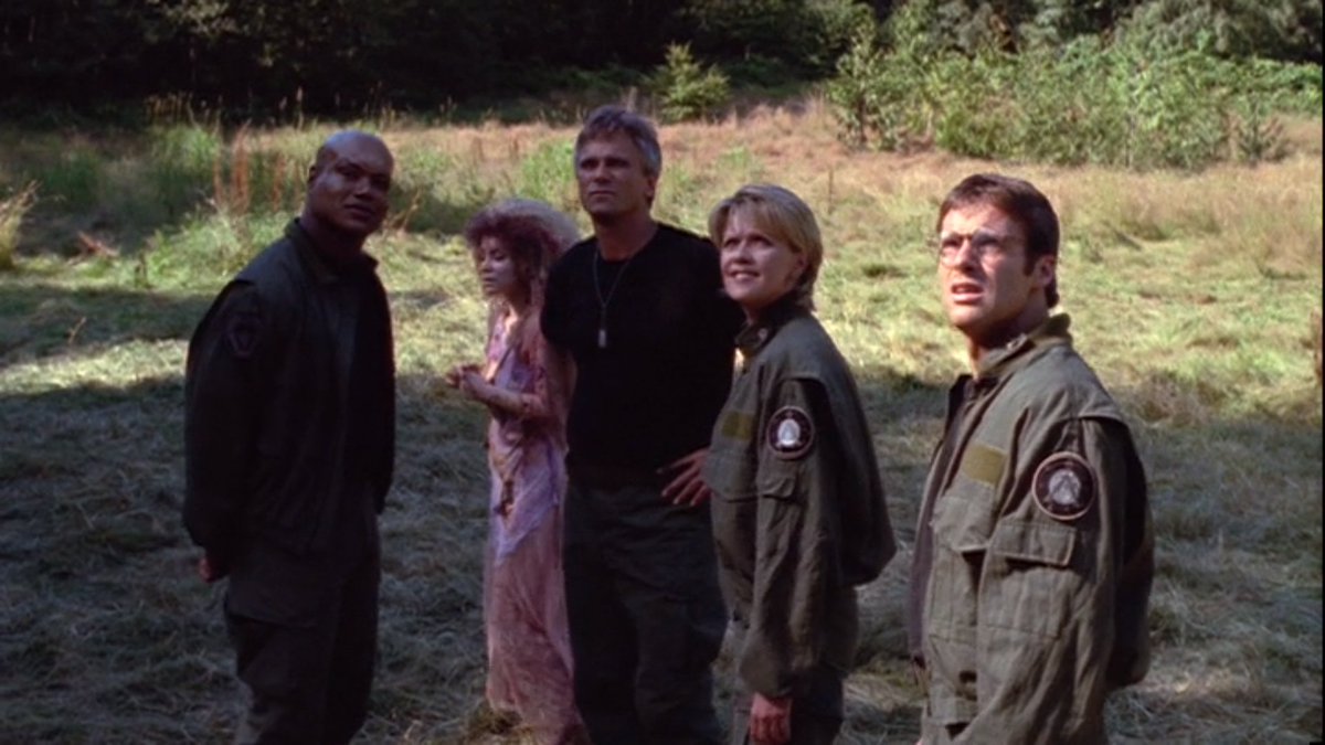 The 'we saved the day and have no witnesses and by 'we' of course we mean Teal'c' awkward hero shot