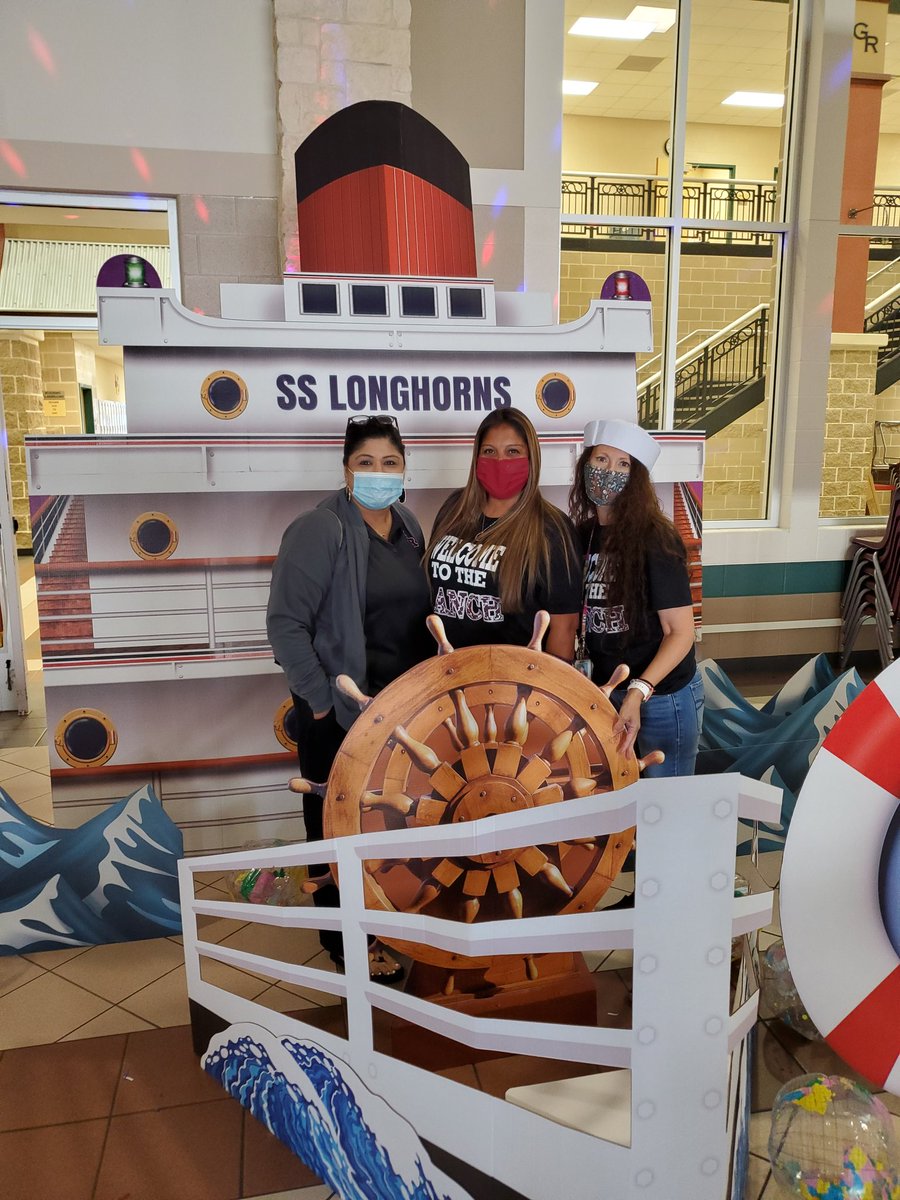 Karin Perry tweet media