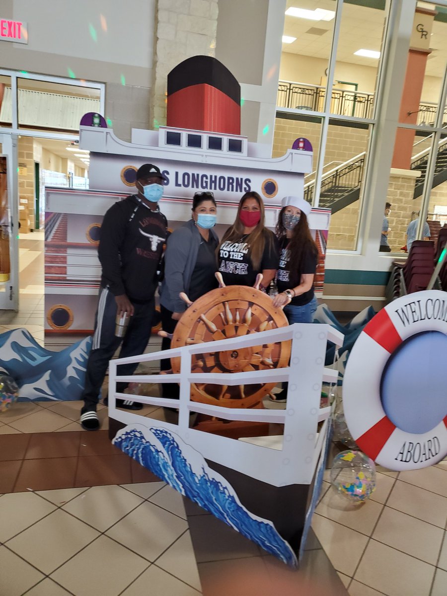 Karin Perry tweet media