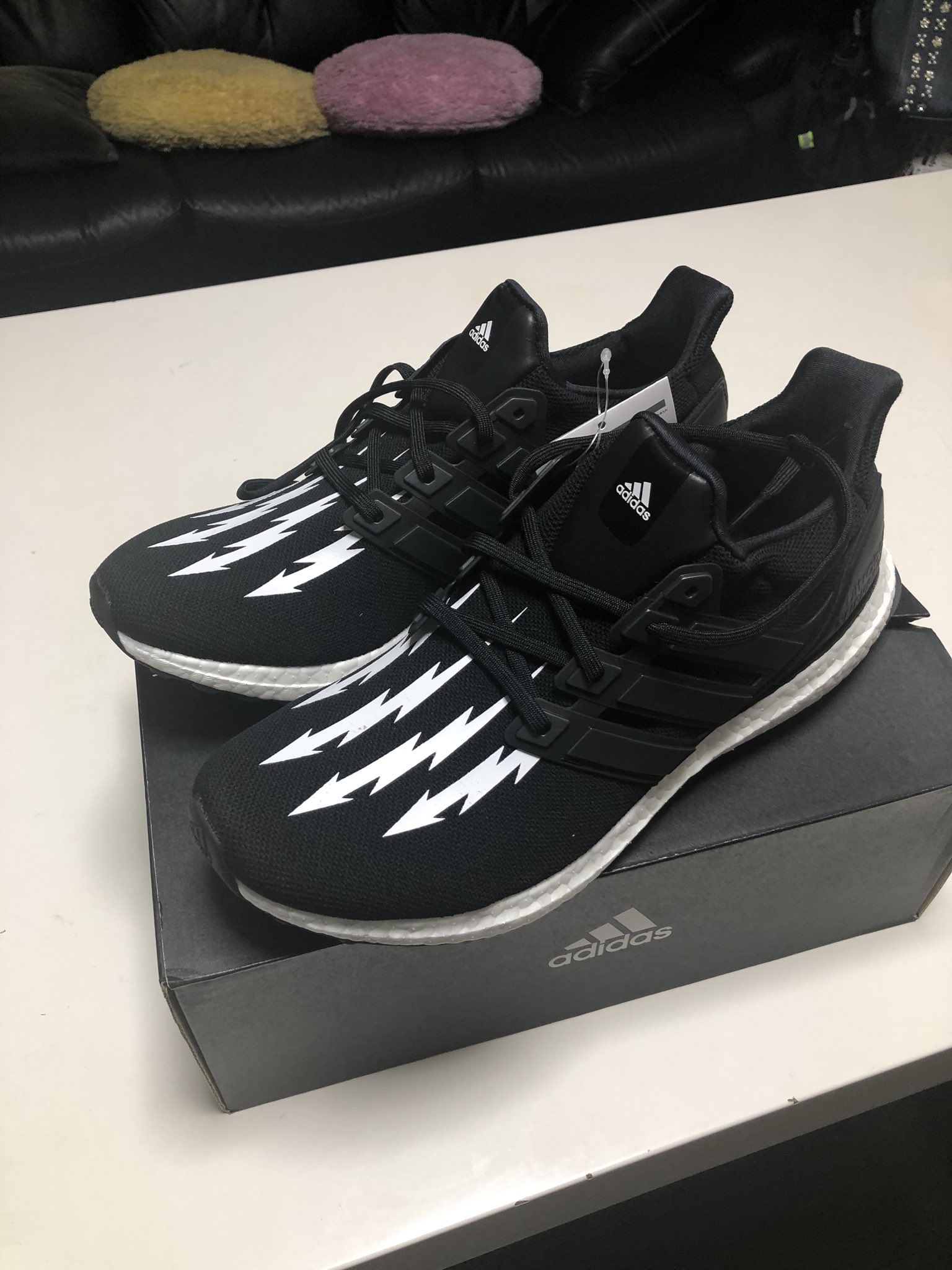 B'z 稲葉さん 着用 スニーカー 稲葉浩志 ネイバーフッド adidas B'z 稲葉さん 着用 スニーカー 稲葉浩志 ネイバーフッド adidas