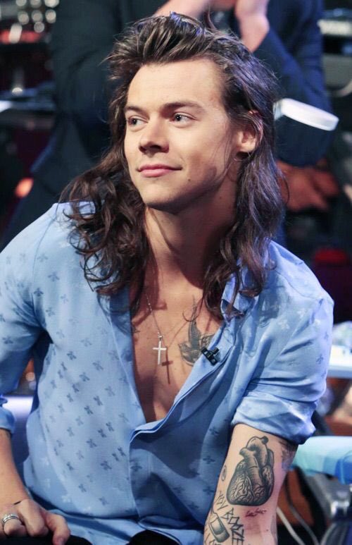 all the photos i have of harry in my phone:a thread because i’m so proud of my baby;
