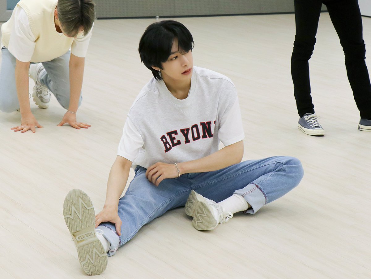 HyungwonSpainX's tweet photo. @OfficialMonstaX ›› TRAD ESP ‹‹  𓆏  030820.

¡Aquí tenéis un adelanto de LXL de Monsta X Live From Seoul With Luv! ¡Solo quedan 6 días para el espectáculo! ¿Ya tienes tu entrada? 
https://t.co/83hU6rqxve 

#MONSTAX #MONSTA_X #몬스타엑스 #MONBEBE #MonstaXLiveWithLuv https://t.co/FRSNlwdqb0