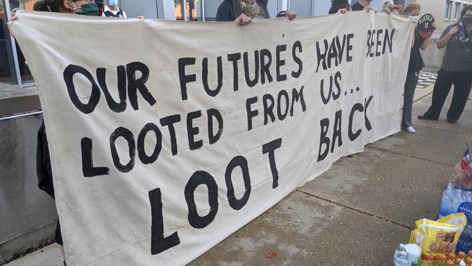 EfGVMIuWkAAL9e-?format=jpg&name=small