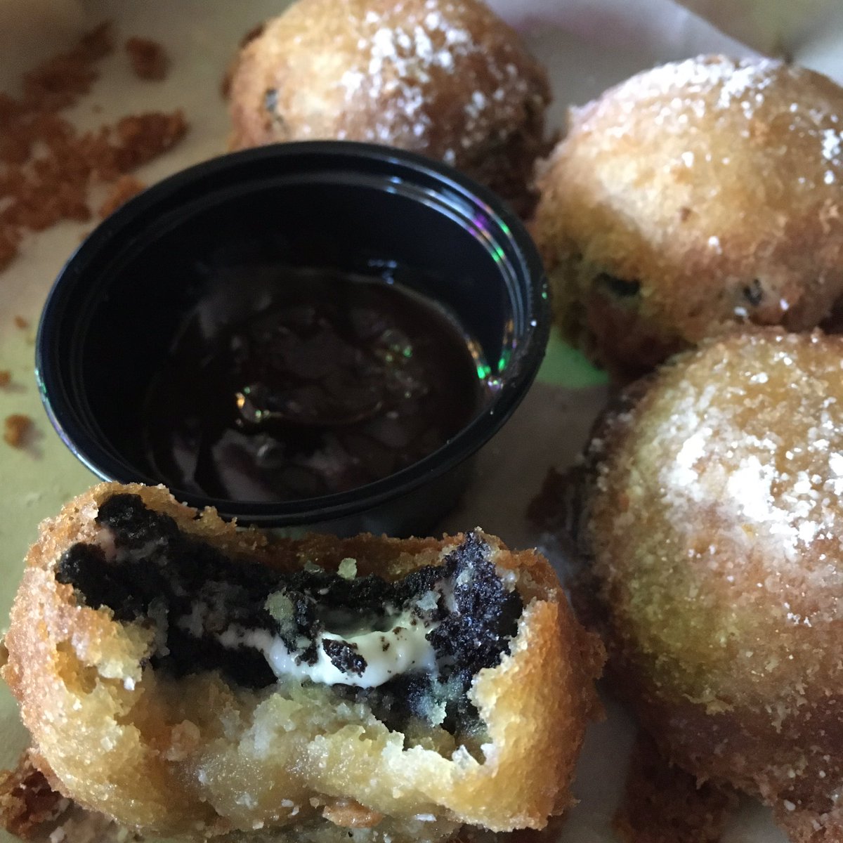 The_Medicateds's tweet photo. Bomb ass fried things with Cozy Cohh #friedoreos #wings #cozyCohh https://t.co/Llj1qo8BEs