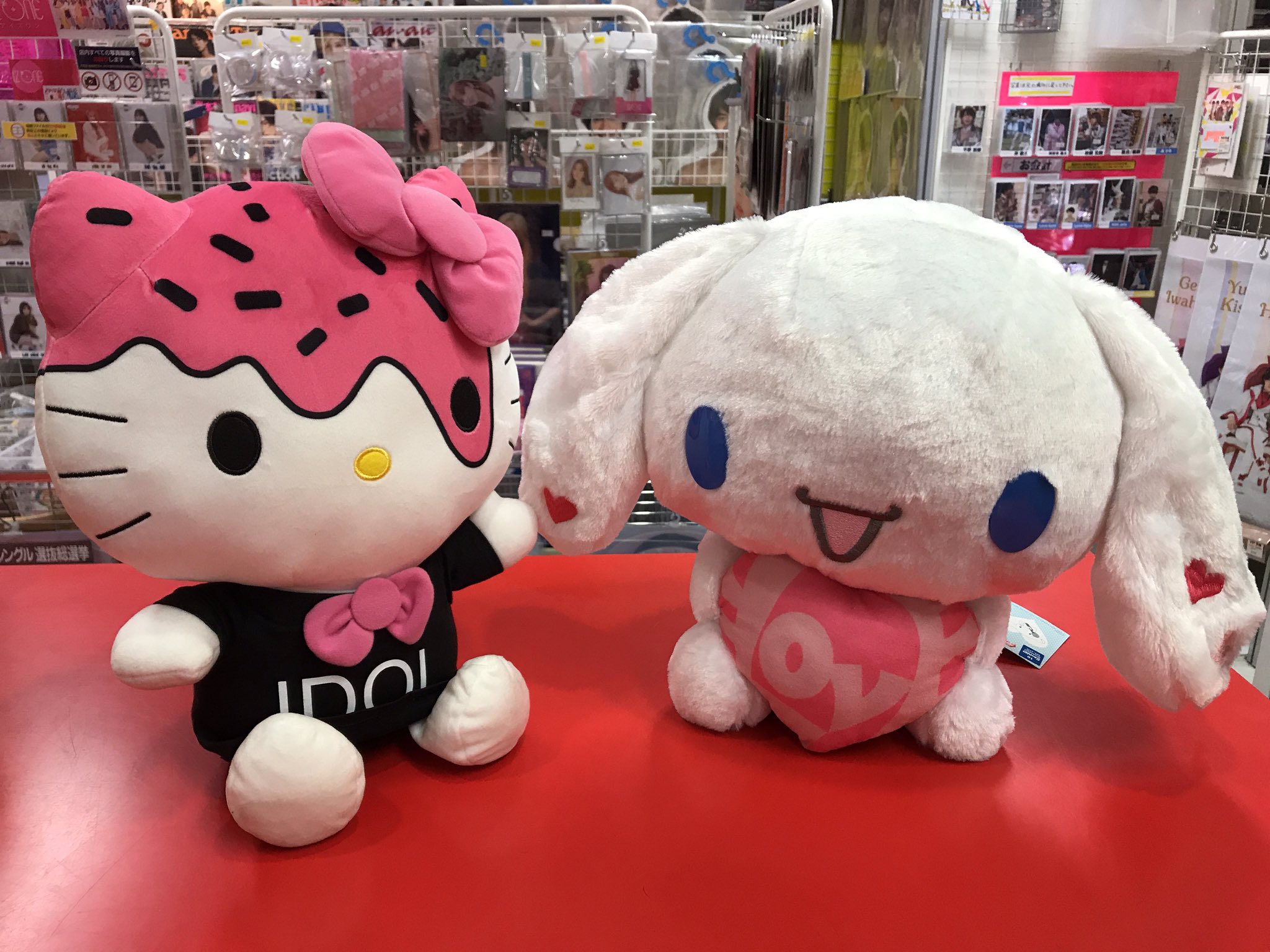 Trio Akibaカルチャーズzone 秋葉原 店 夢のコラボ Bish イコラブ ハローキティ キティちゃん シナモロール シナモン シナモンロール T Co Viau9yav1i Twitter