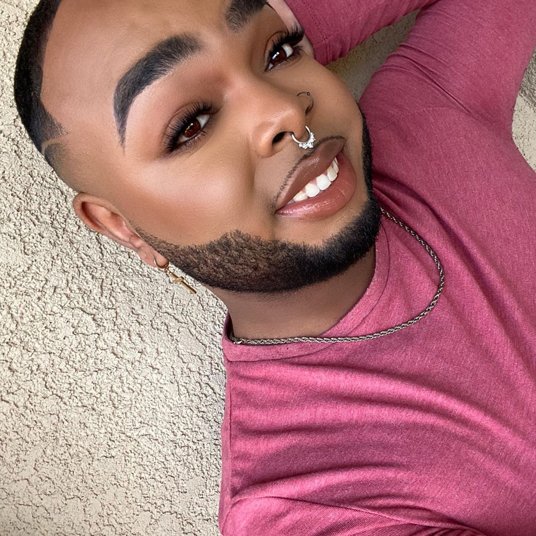 MentedCosmetics's tweet photo. Pretty brown eyesss😍! @derrickdavismua stunting in our #EVERYDAYEYESHADOWPALETTE | #SKINBYMENTED Foundation in #T20 | Lippie: #SENDNUDESGLOSS
__
#mentedcosmetics #makeupforwoc #brownskinpoppin #melaninmakeupdaily #brownskingirl #brownskingirls #mentedlipgloss #mentedmentor https://t.co/7lA0dJkWcH