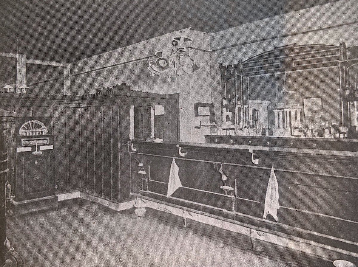 Here’s the fifth stop on the 1902 Oshkosh Saloon Crawl… This place is one of Oshkosh’s oldest, continually operating bars. It’s been going since at least 1883. bit.ly/2PD09tA