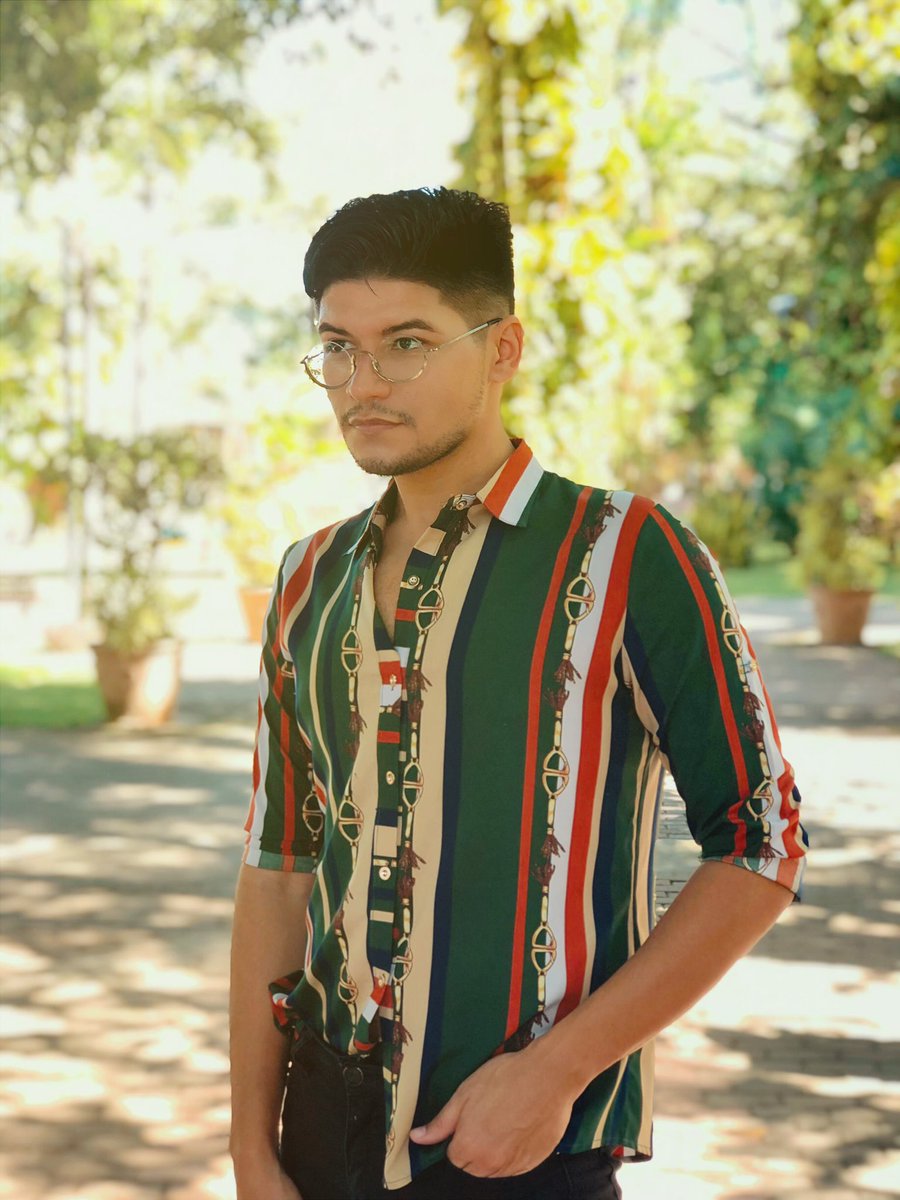 lucianomaianog's tweet photo. Tem gente que não gosta, mas eu sempre acreditei no poder das estampas no look, olha só como essa camisa traz vida pro visual 😱 sou apaixonado nela!
Conheça meu blog: https://t.co/JuO2o1yJP8
#fashionstyle #fashionlover #lookinspiração #outfitinspiration #meuestilo #clothes https://t.co/DnZR36zahy
