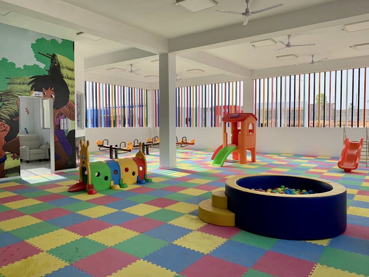 JeanARodriguezS's tweet photo. Para fortalecer el vínculo familiar de los internos, #LaNuevaVictoria dispone de: 96 celdas conyugales y un área diseñada especialmente para visitas infantiles para que los niños puedan disfrutar de la compañía de sus padres en un ambiente digno. https://t.co/F8PbIOAoUu