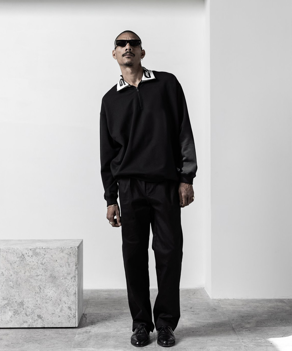 STYLISE_DONOBAN's tweet photo. https://t.co/ncPOn4Fxwl STAMPD「ZIP UP RUGBY」肌触りの良いコットン裏毛スウェット生地を使用した、ハーフジップスウェット。襟部のフォントプリントデザインが特徴的。無駄な装飾を省いたベーシックなデザインでコーディネートしやすく、汎用性の高いアイテム。40,700円(税込) #2020AW #STAMPD https://t.co/vggnvnt2Ve