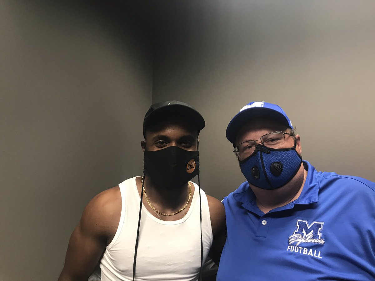 Great seeing EJ Jones while doing the <a href="/PodcastMetro/">Metro East Sports Podcast</a> If you want your child to be trained to reach their full potential or to help get them to the next level, check out EJ <a href="/NXTlevelNation/">NXT Level</a> #NextLevel #TrainHardPlayHard