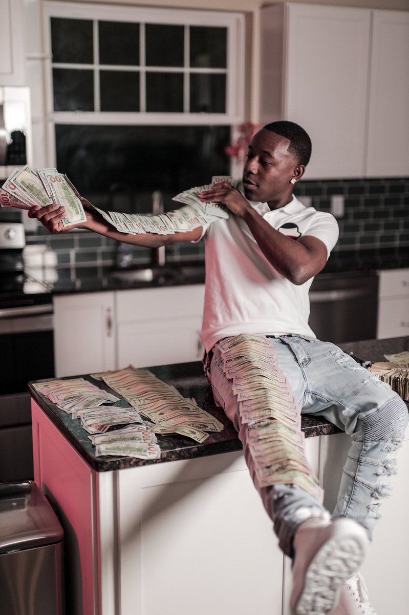 buckz_2's tweet photo. #LongLiveElooB💔🕊 https://t.co/6bhzdBeh4p