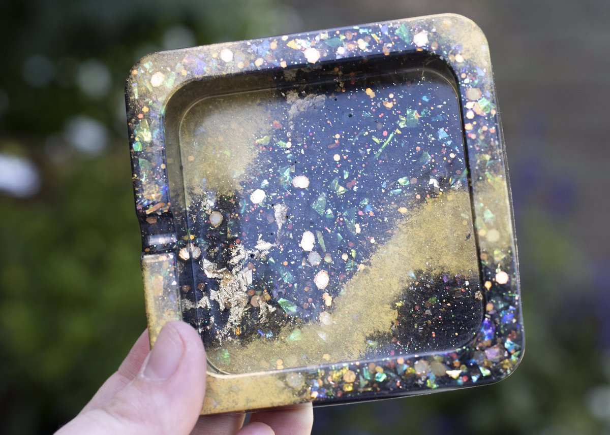 Hi I’m Tori and I’m a resin artist right now I have ashtrays, trinket trays, trinket boxes and keychains ! My shop can be found here:  http://Etsy.com/shop/SpectralCactral