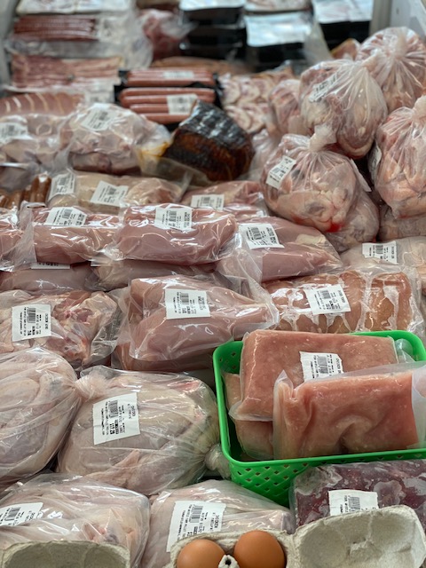 YegdtMarket's tweet photo. Four Whistle Farm has a wide selection of locally raised meat products. All animals are grain-fed without the use of animal by-products, hormones, antibiotics, or other medications in their feed or water. Find them every weekend, all year round on the main floor. #locallyraised https://t.co/SKOvEEnMhH