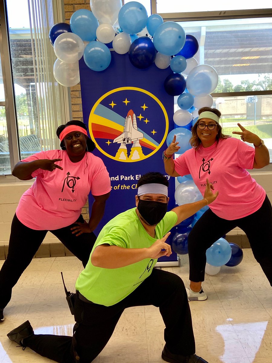 Great way to start the school year <a href="/FruitlandParkES/">Fruitland Park Elem</a>! LET’S GET FLEXIBLE! #FPERocks