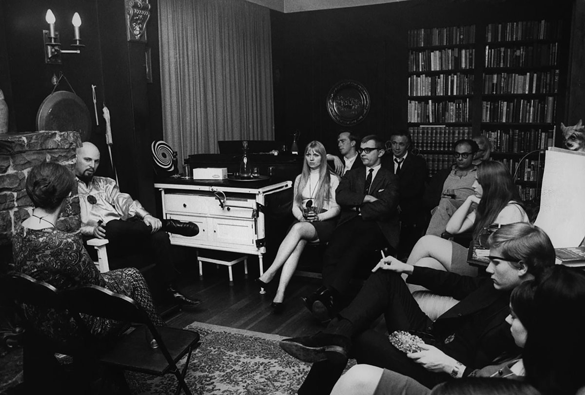 ChurchofSatan's tweet photo. Anton LaVey and Church of Satan members at the Black House. From California Infernal, available here from Trapart @CaAbrahamsson https://t.co/61jCusqK3e https://t.co/vxoy1EwYud