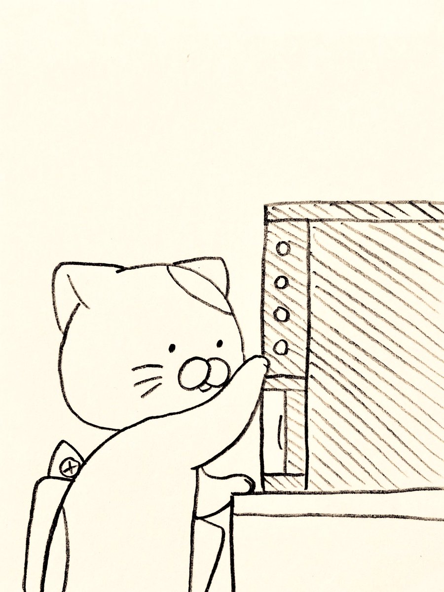 初めてコンビニのフラッペに挑戦するネコ 