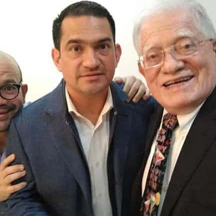 sebasugarte's tweet photo. En México se enfermó uno de los grandes médicos del Continente: el Profesor Dr Pedro Gutiérrez Lizardi

Los corazones de sus colegas y amigos velan por él desde Norteamérica al extremo sur de Chile. El fue siempre fiel a su juramento y cayó enfermo. 

Fuerza Pedro desde Chile!! https://t.co/EWjXkXCoN1