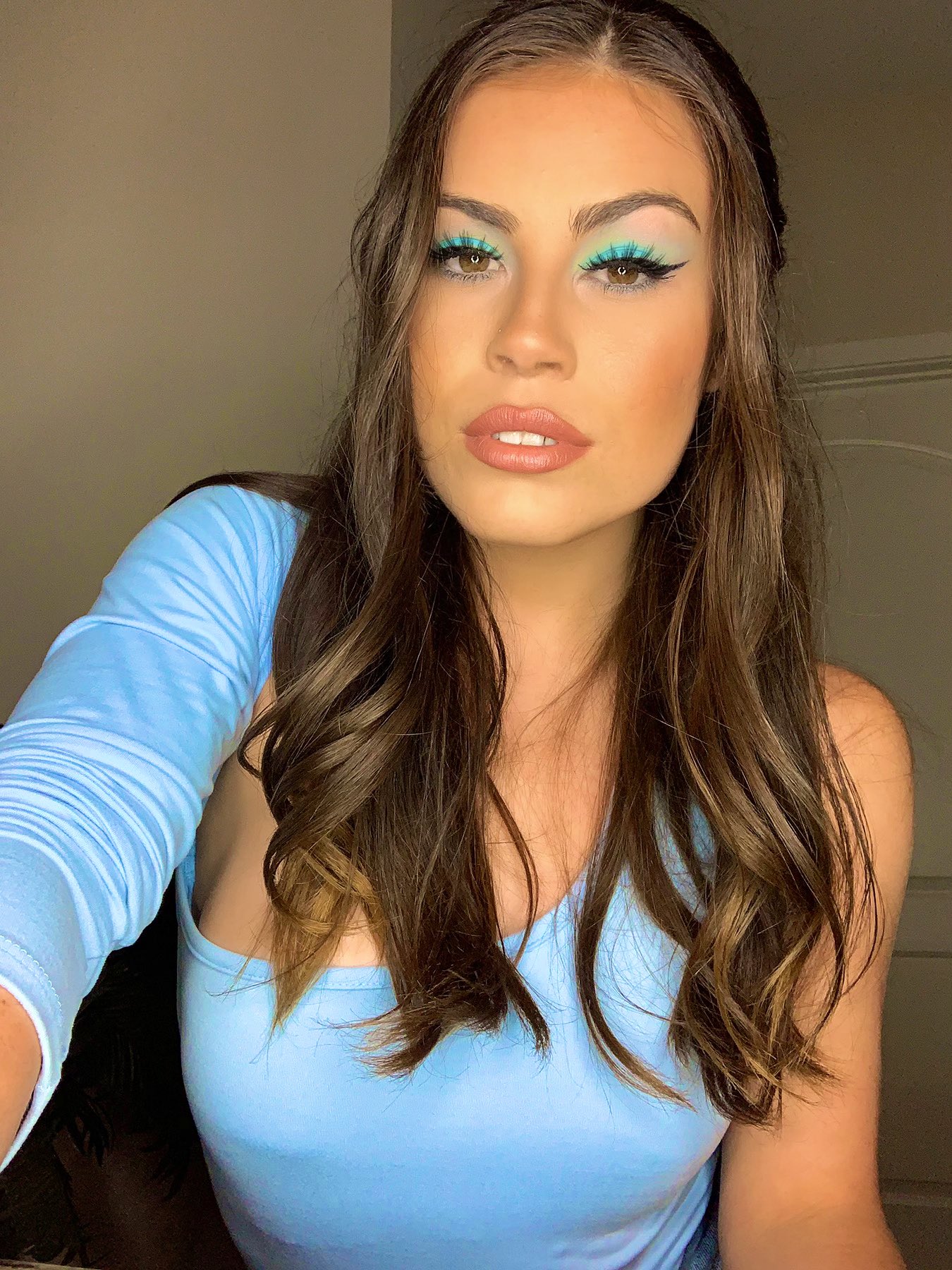 TW Pornstars - 2 pic. Veronica Valentine💘. Twitter. 🥶. 2:00 AM - 11 Aug