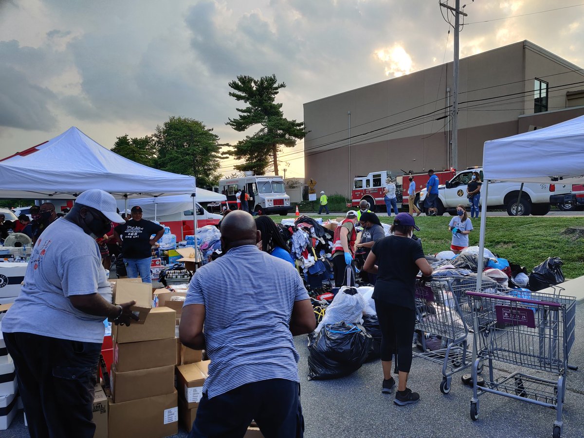 MrJPisGreat's tweet image. When there is a need #Baltimore comes thru. Many don't ask for recognition, some don't even want to be seen, but are ready to do the work!

#BaltimoreExplosion