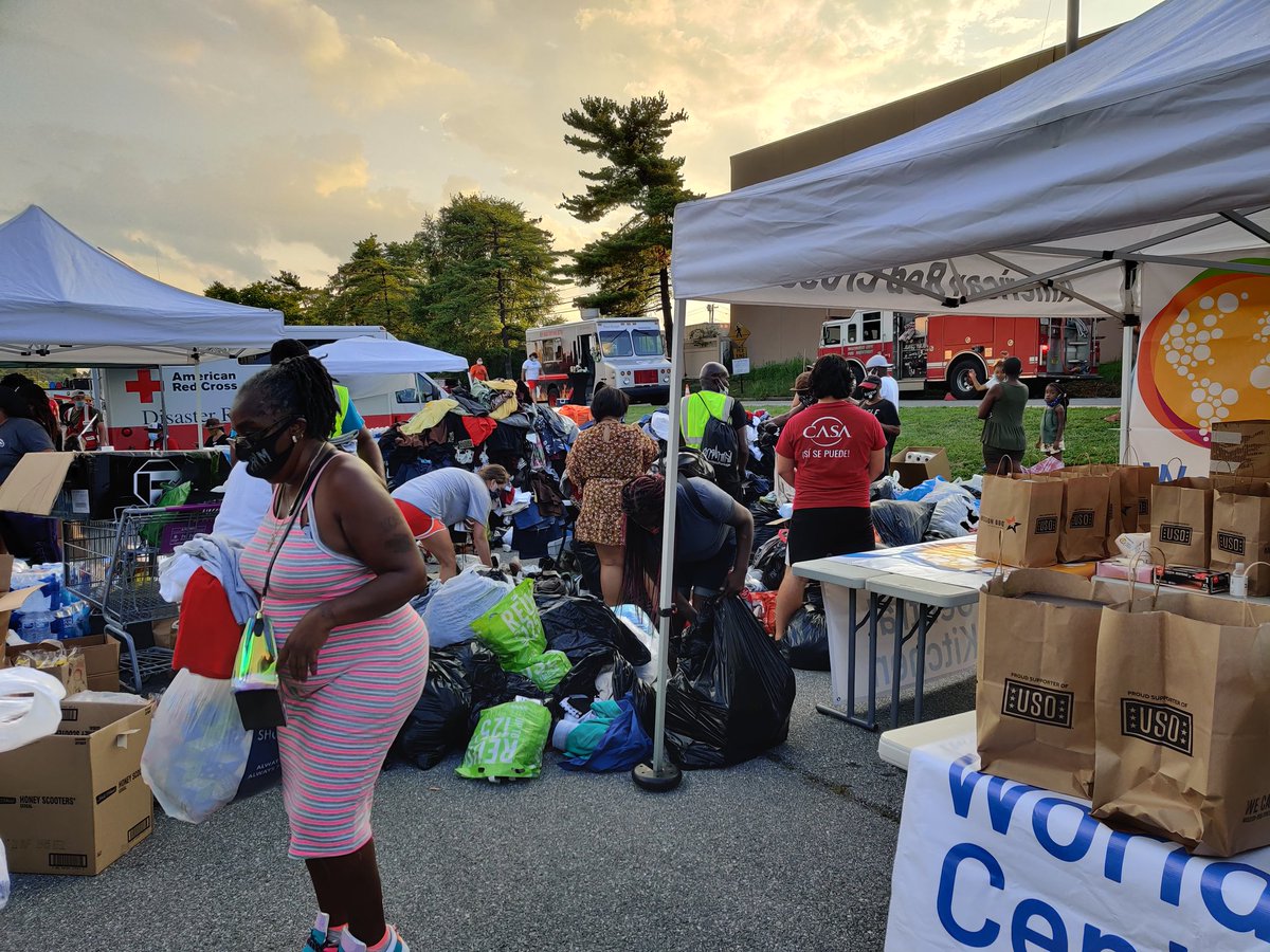 MrJPisGreat's tweet image. When there is a need #Baltimore comes thru. Many don't ask for recognition, some don't even want to be seen, but are ready to do the work!

#BaltimoreExplosion