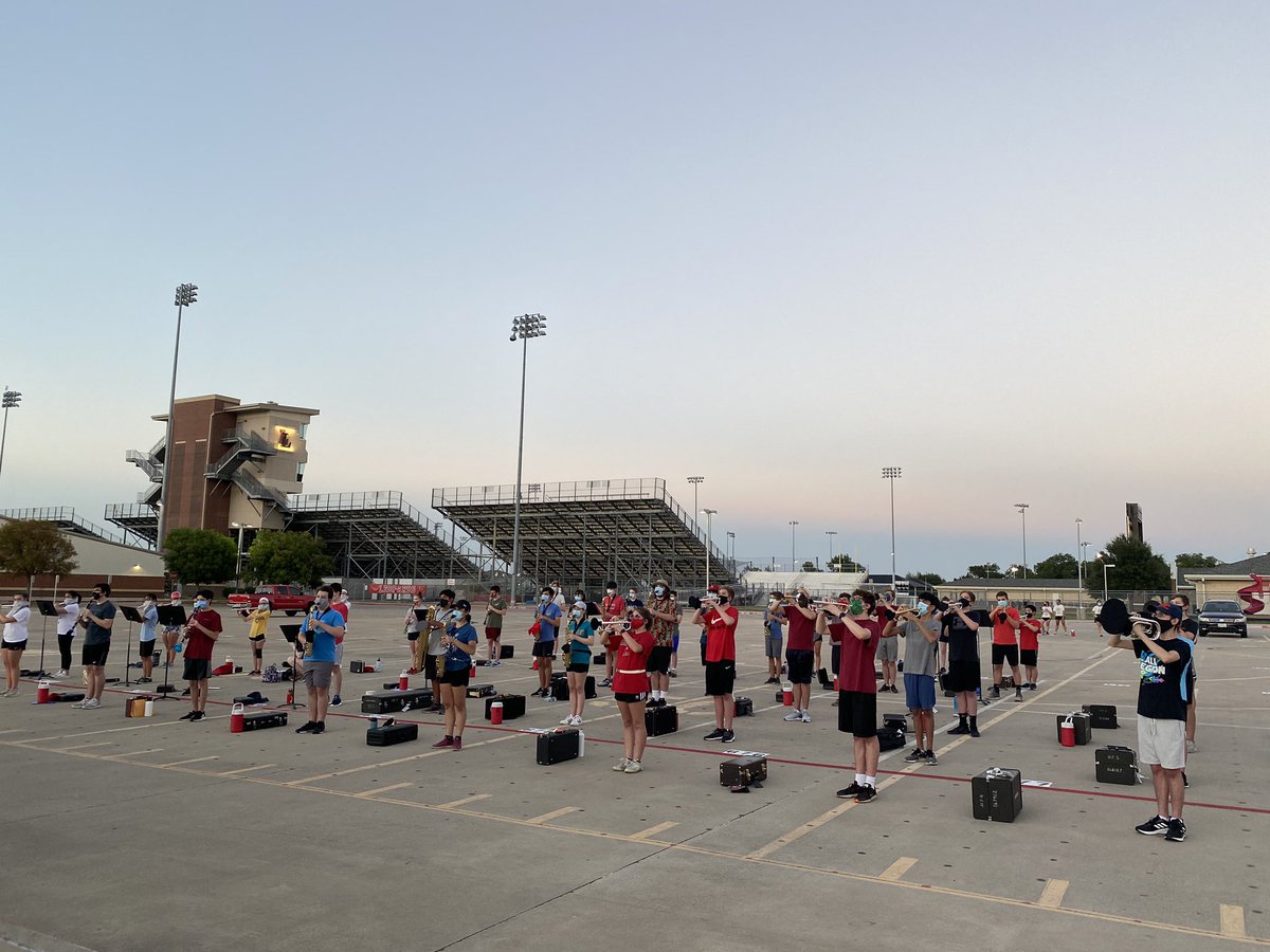 Lovejoy_Band's tweet photo. After 5 months and 4 days, we are finally reunited in person and making music again! It was amazing to be back around these wonderful students today! We missed you so much!! #LJbest2020 #BestTodayBetterTomorrow https://t.co/CTqlPLk9Db