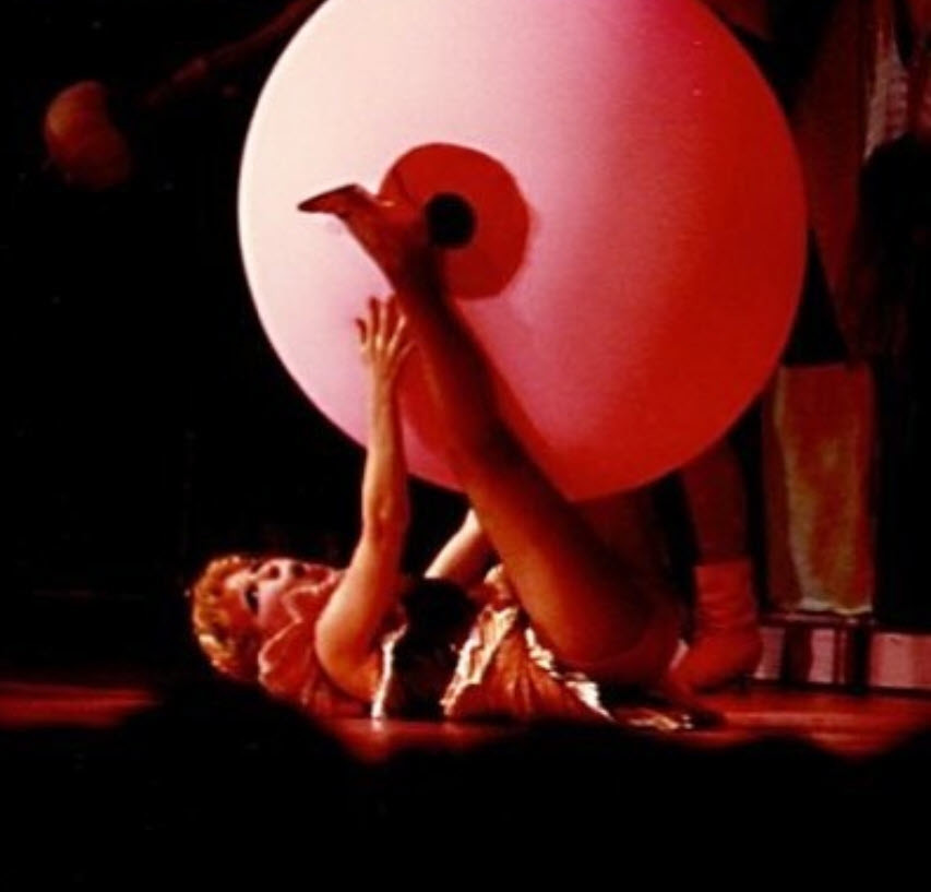 BootlegBette's tweet photo. Your Host, Mister D, Is Making A Major Move, So Bootleg Betty Will Be Down For Several Weeks | BootLeg Betty 

 #BetteMidler #BootlegBettyDotCom #MisterD #DonBradshaw #ImMovingOut #HouseSoldInTwoDays

https://t.co/PZag7kaG4U https://t.co/BlcWNxq0Xv