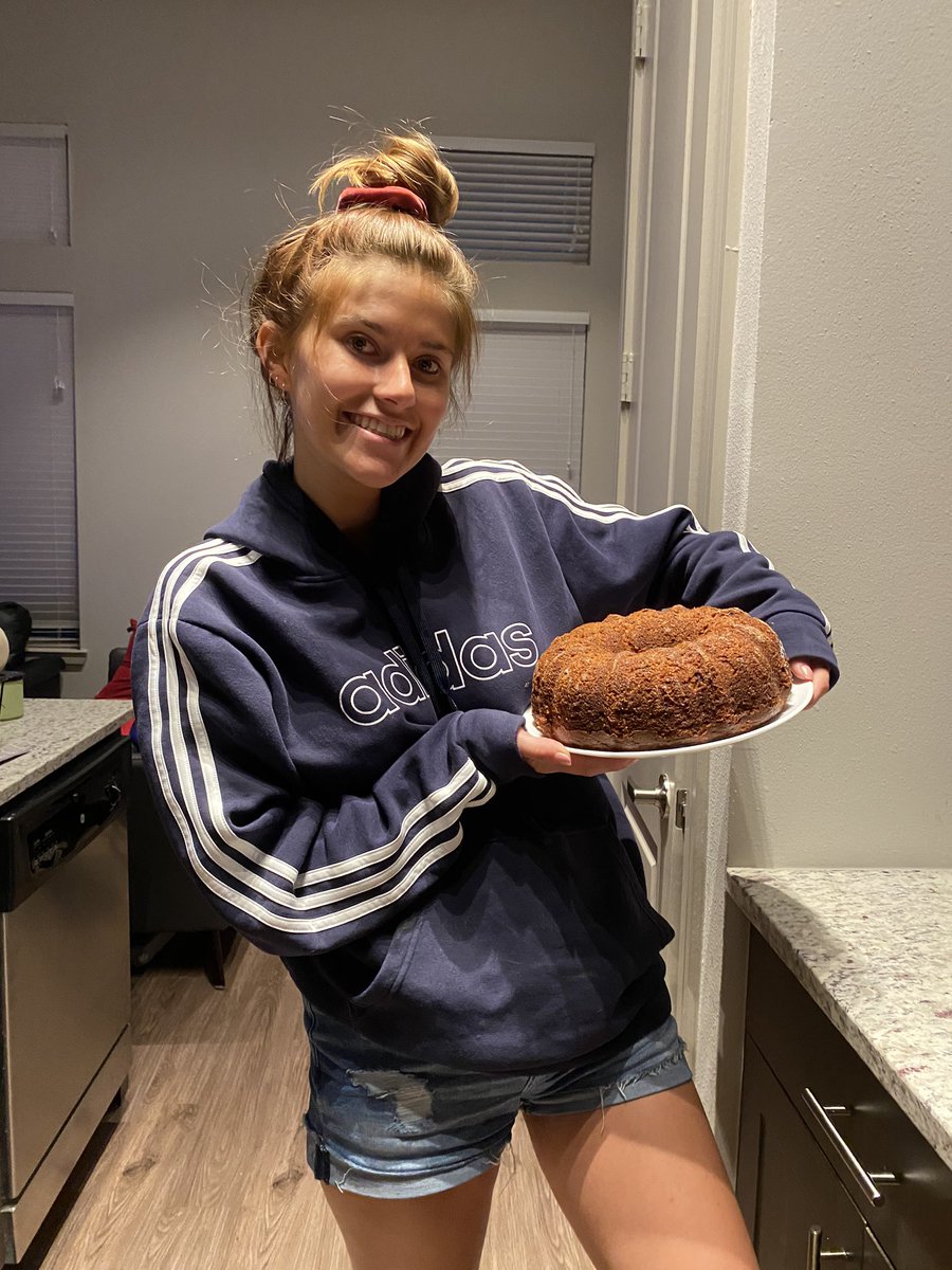 danielle__tera's tweet photo. Your banana bread never disappoints, thank you for the recipe @chrissyteigen !!🍌 https://t.co/H1lW9es37S