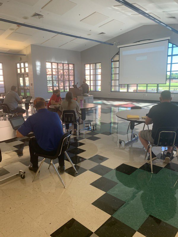 MhsdTechnology's tweet image. Today we kicked off technology PD for our district new hires! We are so excited to welcome our new teachers into #mhsd193! #letstacobouttech #teacherPD #letsdothis2020-2021