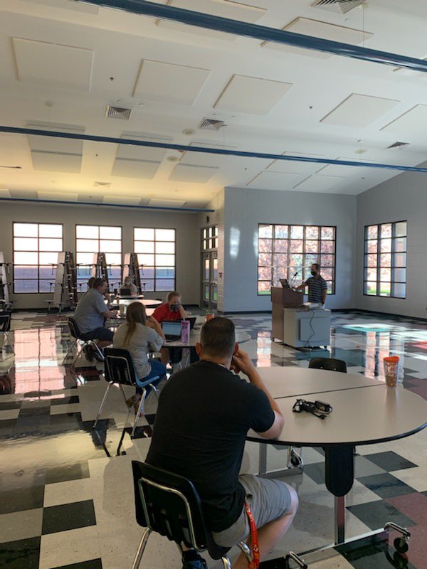 MhsdTechnology's tweet image. Today we kicked off technology PD for our district new hires! We are so excited to welcome our new teachers into #mhsd193! #letstacobouttech #teacherPD #letsdothis2020-2021