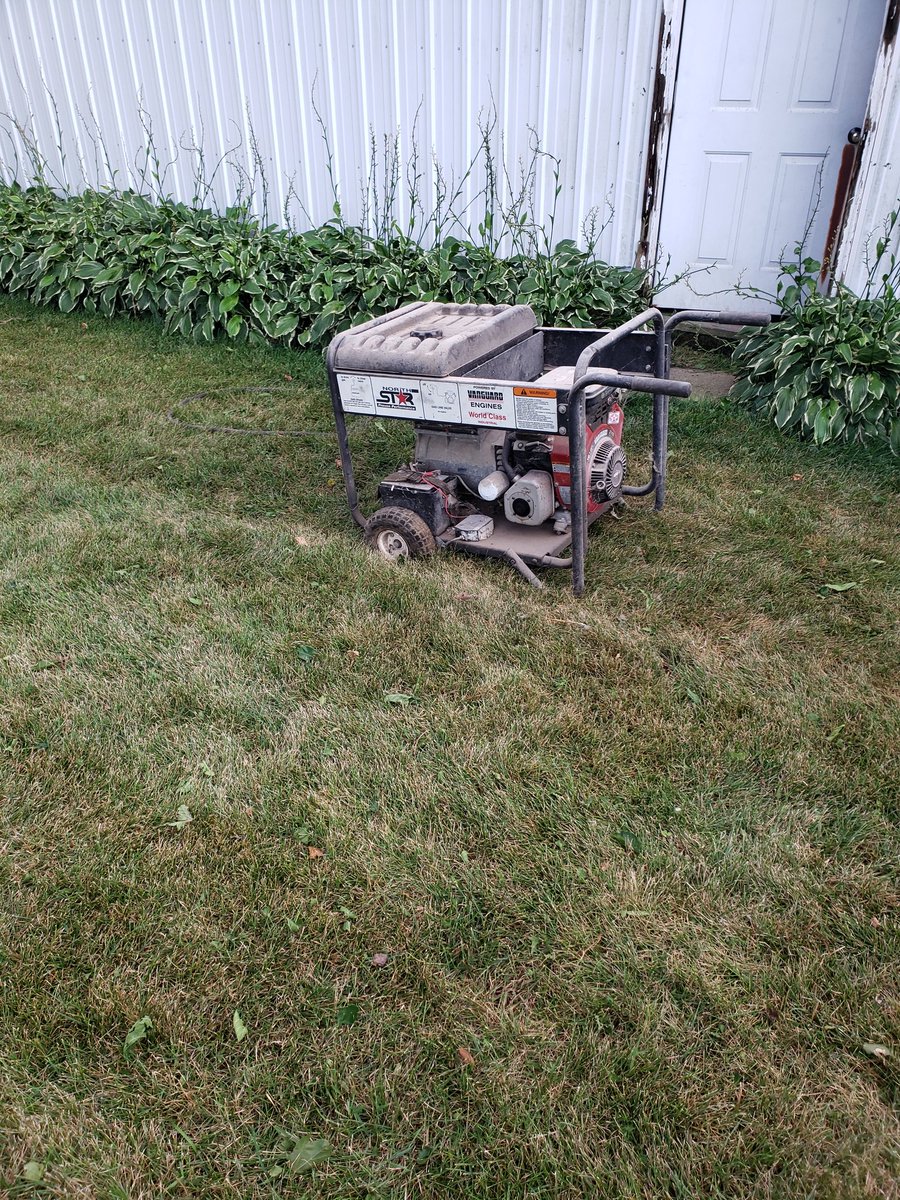 JasonGates1's tweet photo. Spent all day taking trees off fences now we are generating our electricity could be a long week. #toomuchwind https://t.co/ATJudys6K7