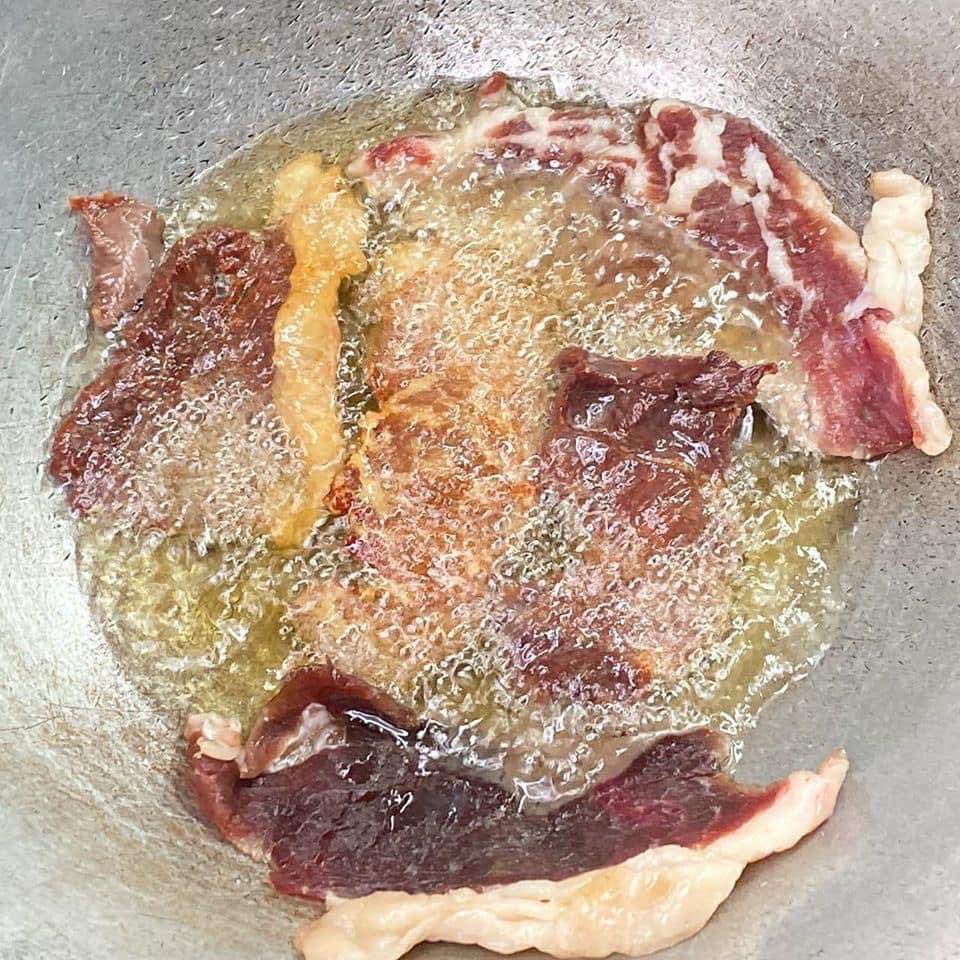 zabyokkrok2018's tweet photo. เนื้อโคขุนหมักสูตรเฉพาะของทางร้าน ไม่เหนียว ทอดด้วยไฟอ่อนจิ้มกับปลาร้า อื้อหือ‼️ แซ่บแน่นอน เนื้อนุ่มกำลังดี 

♦️ราคาแพ็คละ 190 บาท
♦️ปริมาณ 200 กรัม
♦️แพ็คสูญญากาศอย่างดี
♦️โปรโมชั่น 3 ชิ้นส่งฟรีทั่วไทย 🚚

#แจ่วบองปลาร้าแซ่บยกครก #เนื้อโคขุน https://t.co/atO1m43rVe