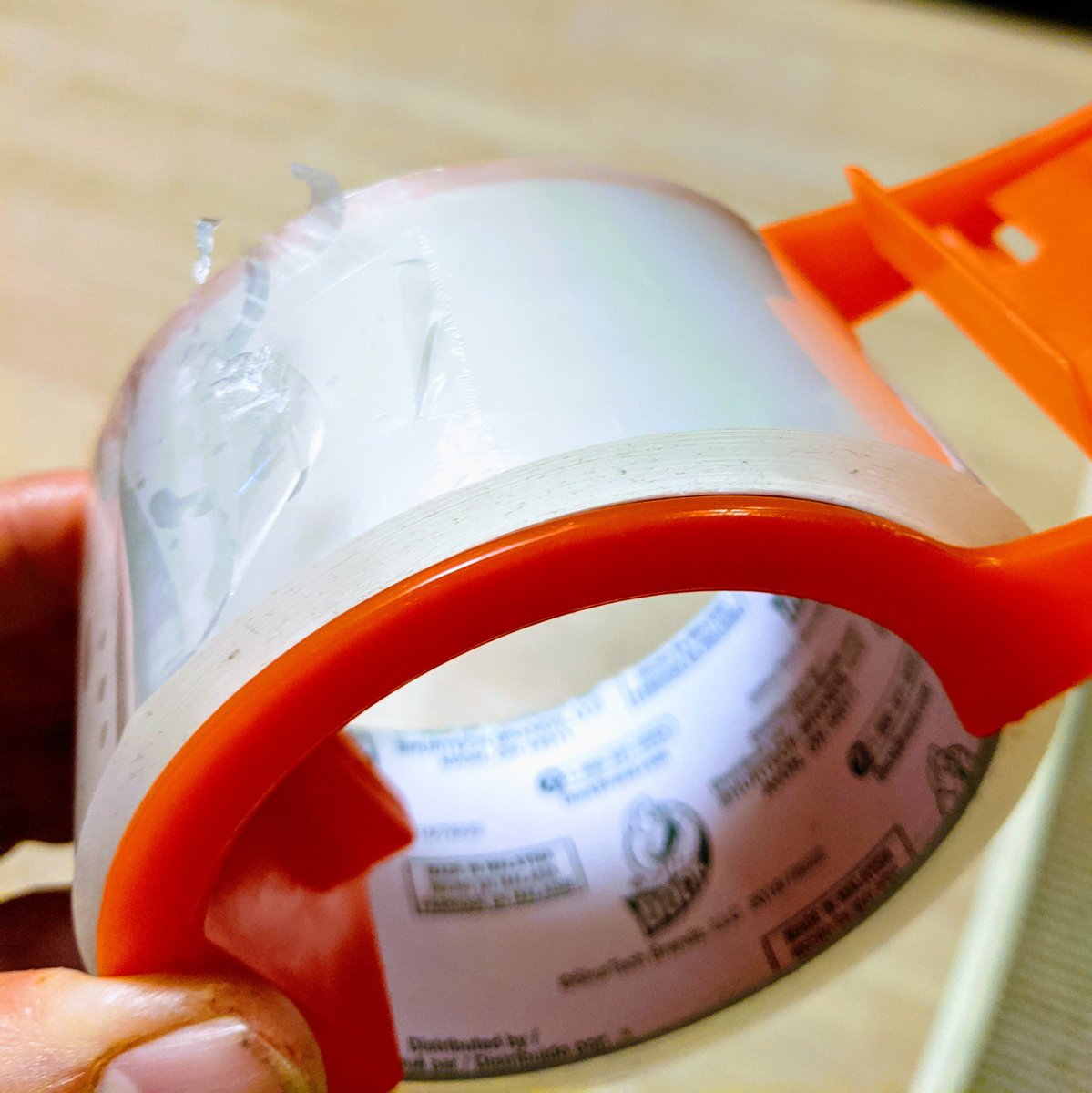 juspar75's tweet image. #Packing tape by @theduckbrand , won&apos;t stick to a #cardboard box, but guaranteed to adhere to itself in a #microsecond and not separate without #shredding